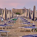 Апартаменти Relaxing 150mt From The Sea - Beahost *